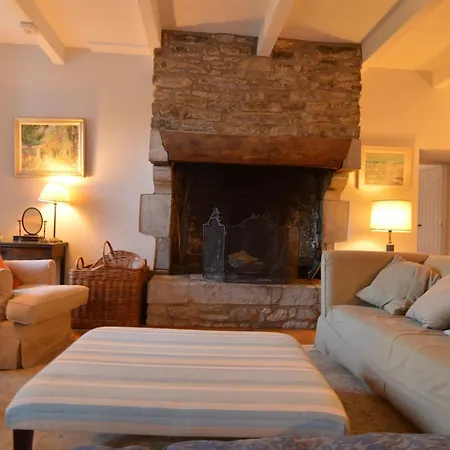 Amazing Holiday In Regneville-sur-mer With Garden Hauteville-sur-Mer