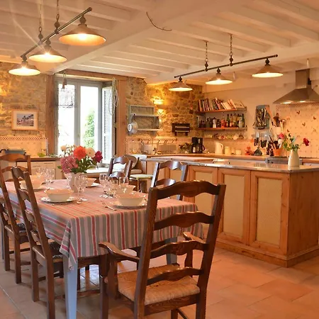 Amazing Holiday In Regneville-sur-mer With Garden *