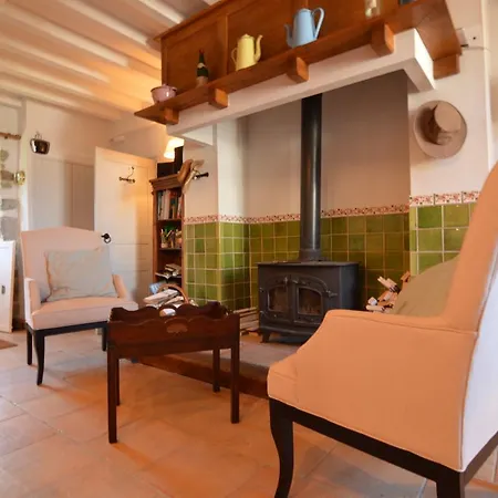 Amazing Holiday In Regneville-sur-mer With Garden
