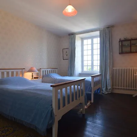 Dom wakacyjny Amazing Holiday In Regneville-sur-mer With Garden *