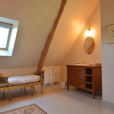 Amazing Holiday In Regneville-sur-mer With Garden Hauteville-sur-Mer