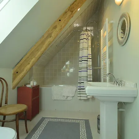 Amazing Holiday In Regneville-sur-mer With Garden * Hauteville-sur-Mer