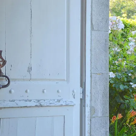 Amazing Holiday In Regneville-sur-mer With Garden Hauteville-sur-Mer